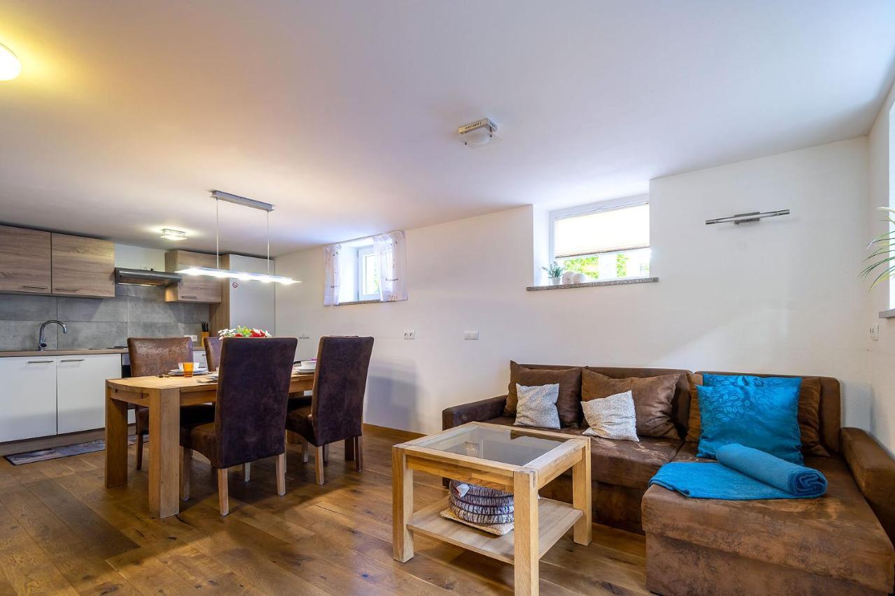 Alpen-Hostel - Apartment Talstation Mit Motorradvermietung Memmingen Exteriér fotografie