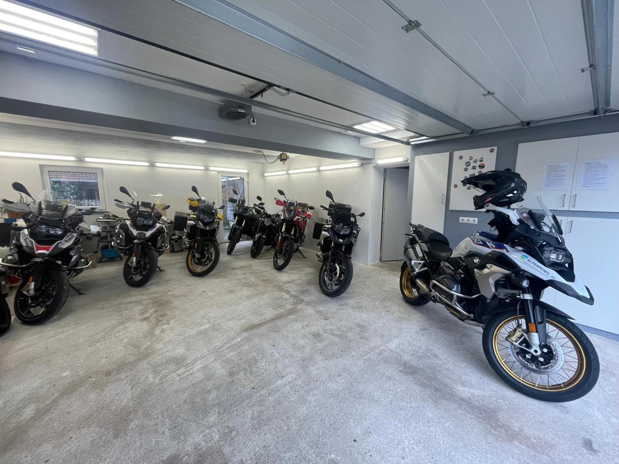 Alpen-Hostel - Apartment Talstation Mit Motorradvermietung Memmingen Exteriér fotografie